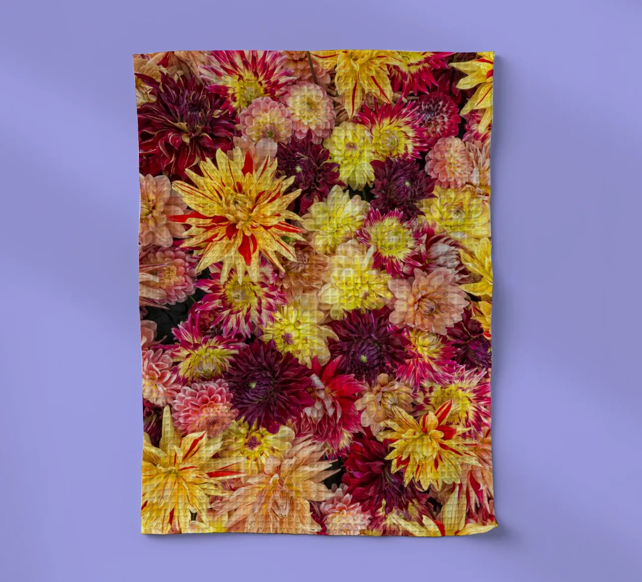 Abbondanza di fiori: Un caleidoscopio di dalie canovaccio da cucina da Curious Collections by Marielle Leenders
