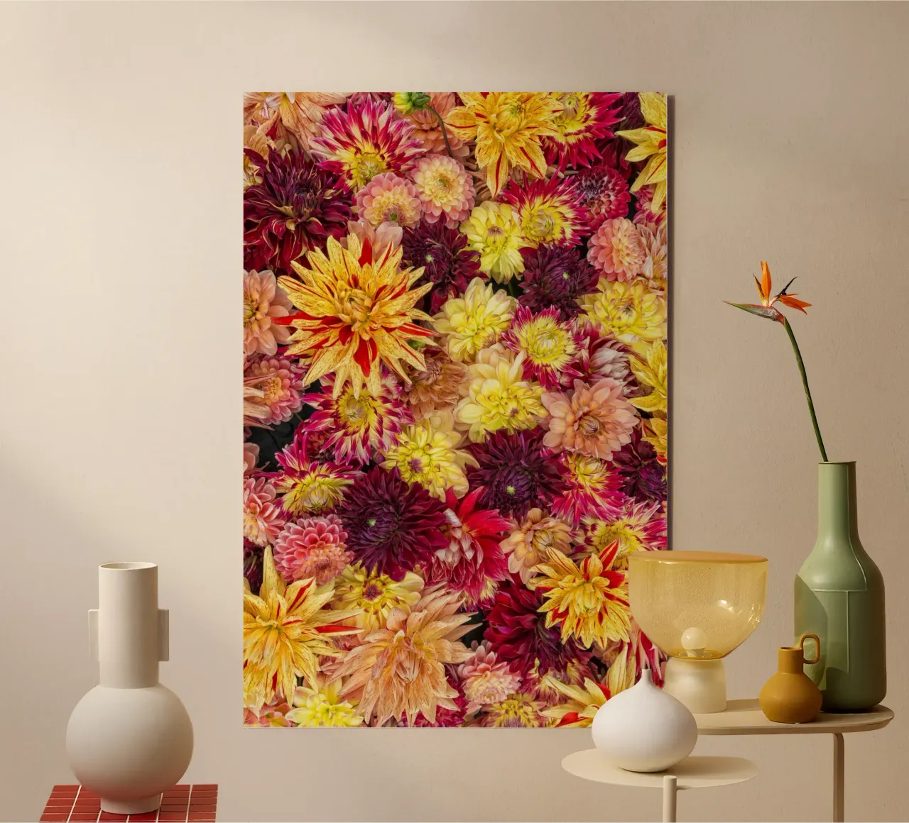 Abbondanza di fiori: Un caleidoscopio di dalie alluminio dibond da Curious Collections by Marielle Leenders