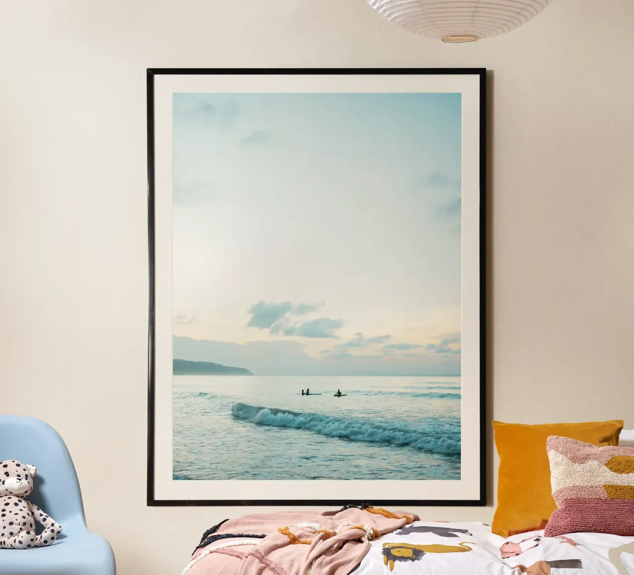 Ocean Serenity - Surfing in the Dominican Republic poster con telaio in plastica da Raisa Zwart Photography