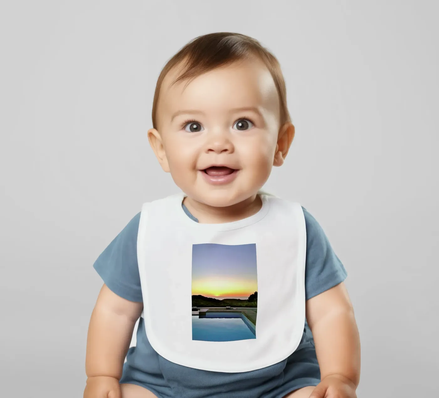 La Pool baby bib by Sattrup & Høst