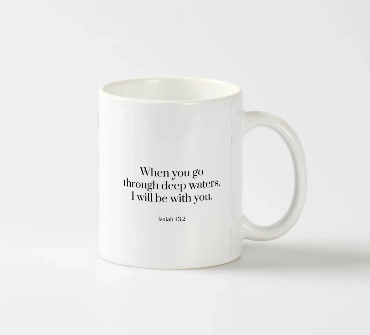 Quando si attraversano acque profonde cita tazza in ceramica da Paigaam Studio