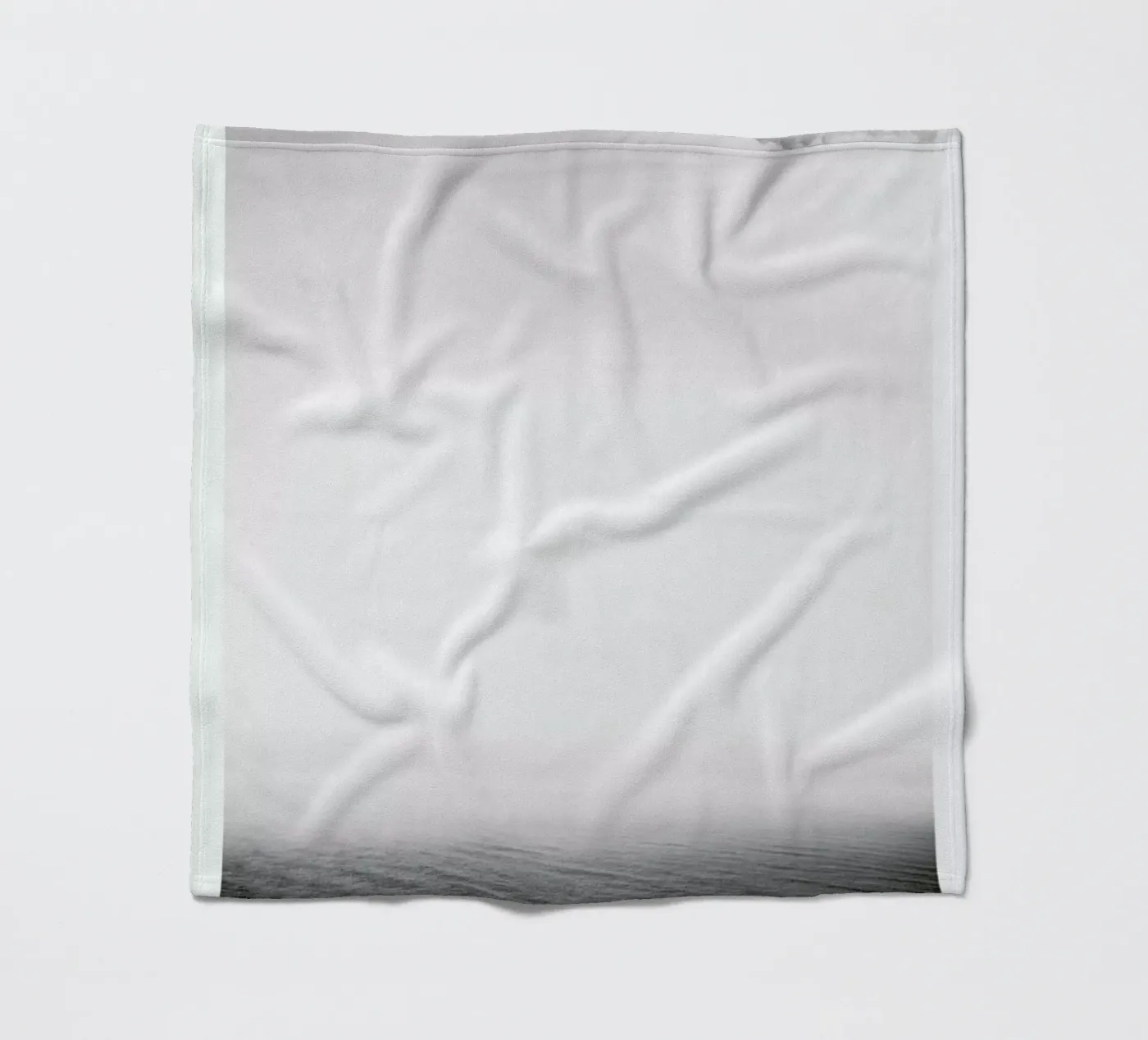 Storm Fleecedecke von The Wall Shop