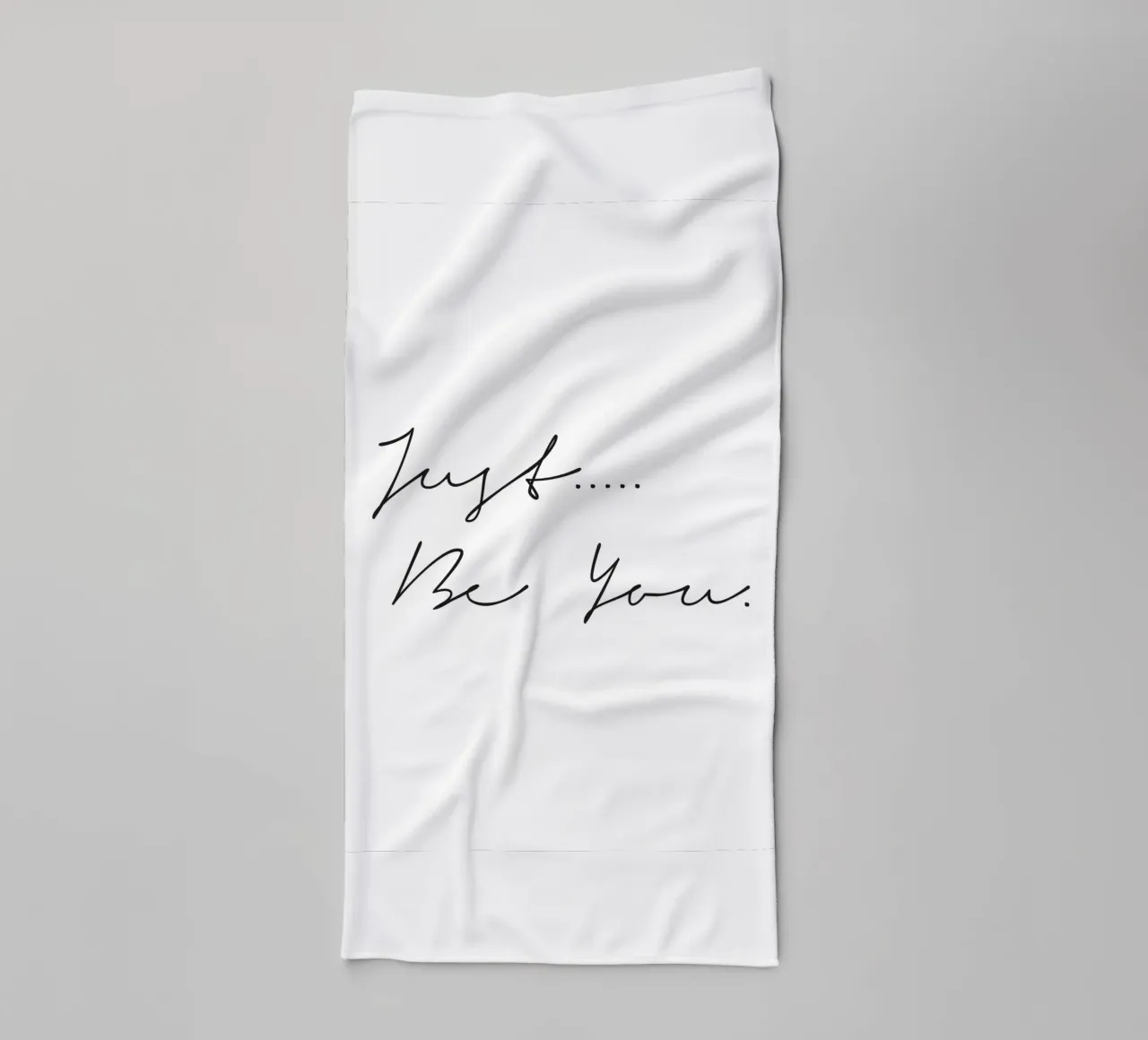 Just Be You - Design tipografico minimalista asciugamano da bagno da Whole©