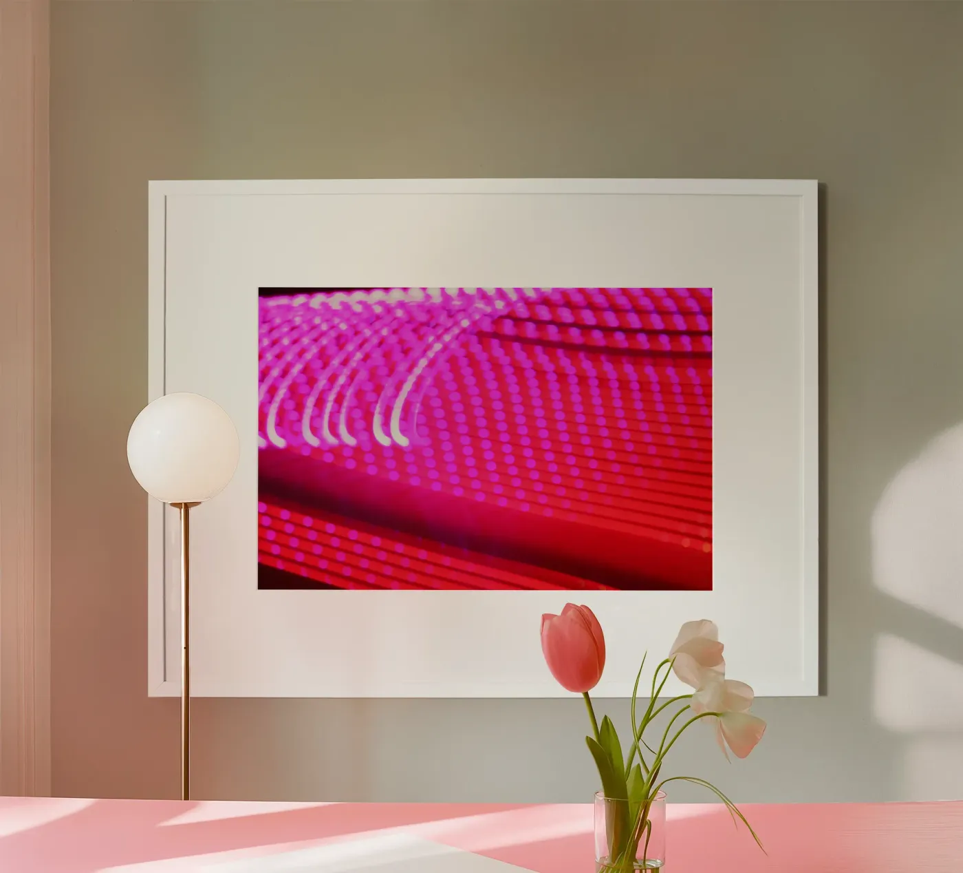 Frequenz in Pink poster da ZeebArtGallery