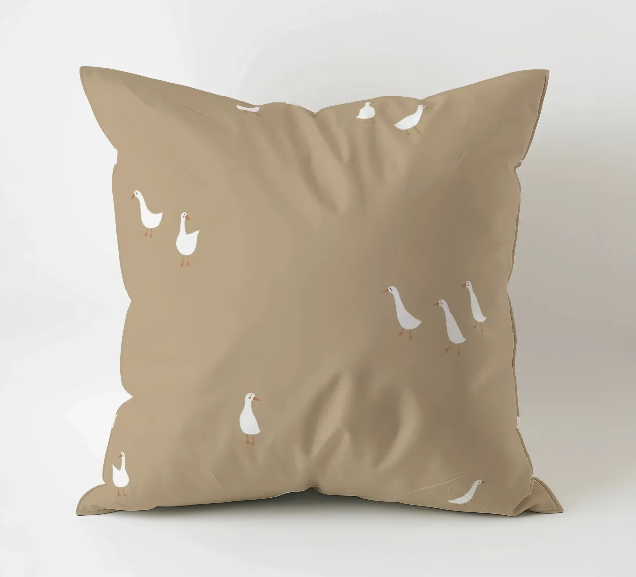 Geese green cuscino da AleksandraAnna