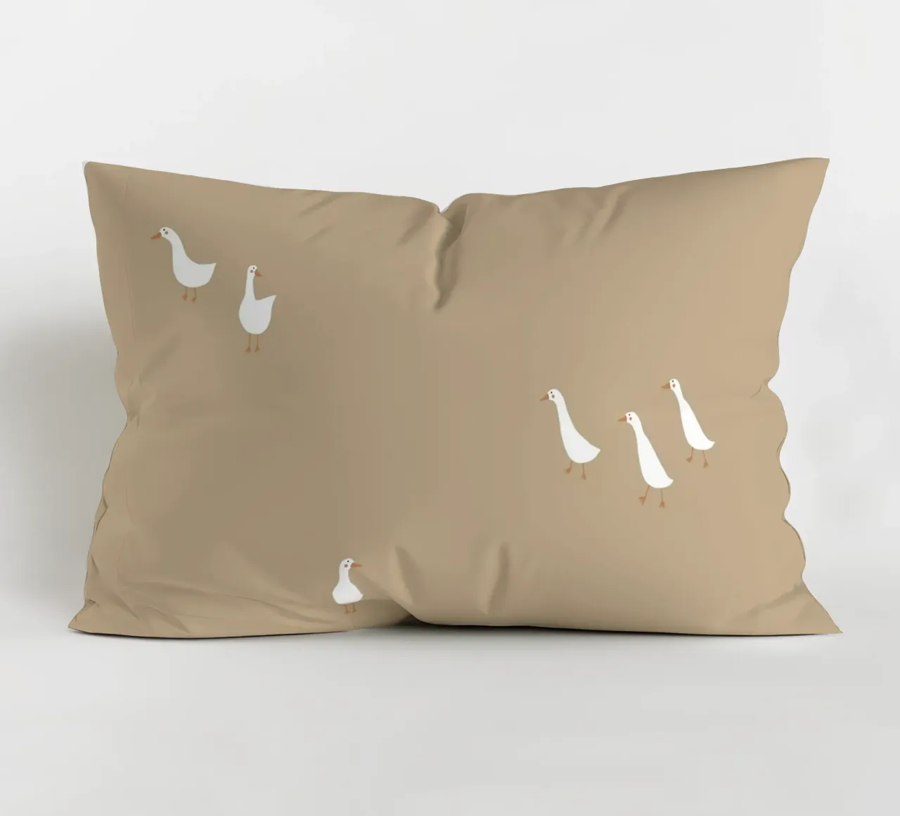 Geese green cuscino da AleksandraAnna