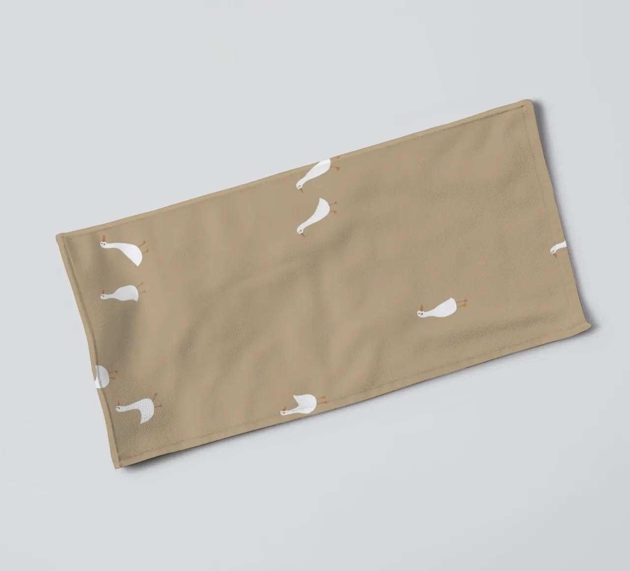 Geese green asciugamano da bagno da AleksandraAnna