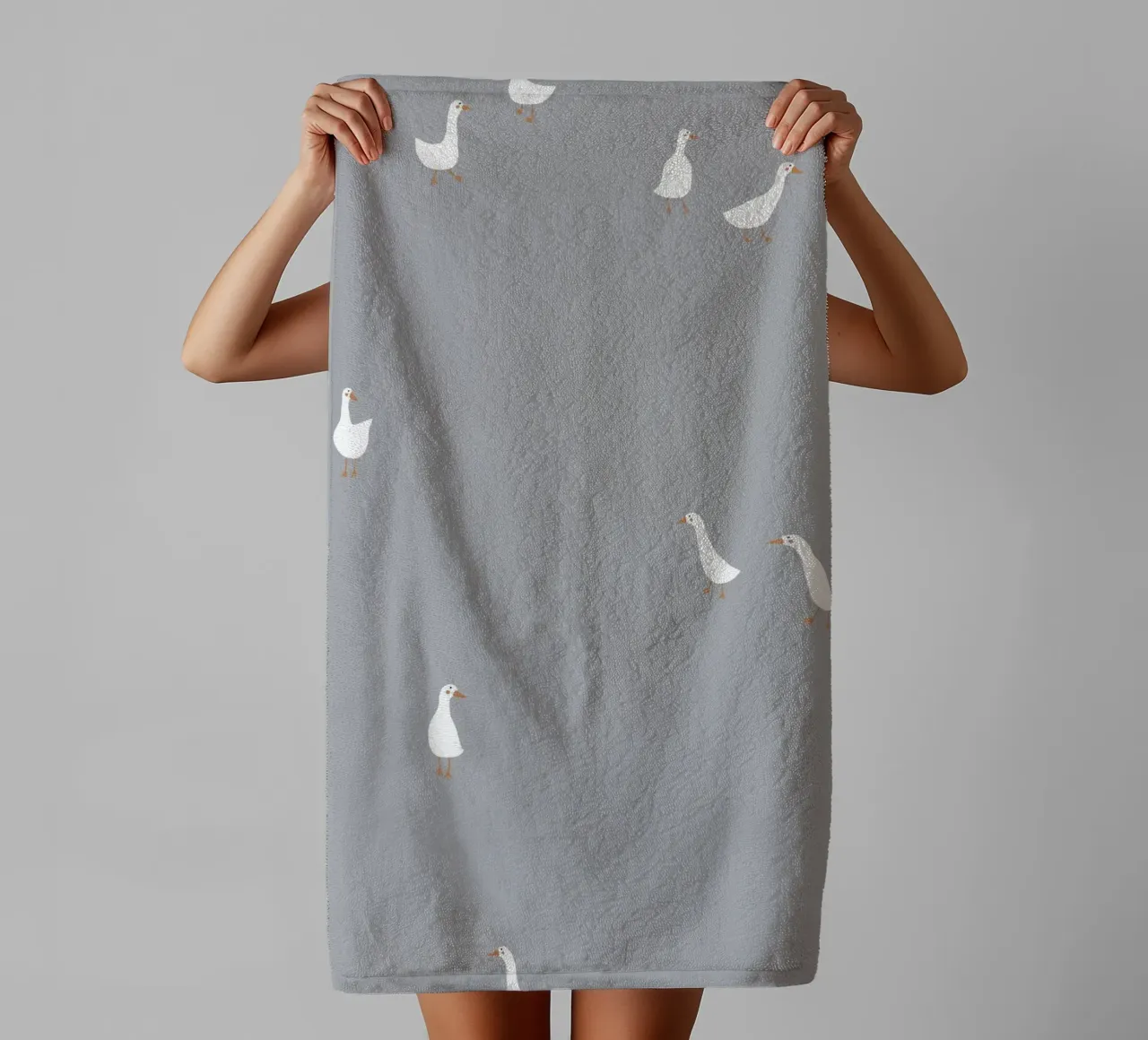 Geese light blue asciugamano da bagno da AleksandraAnna