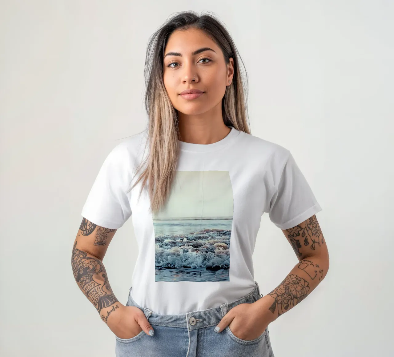 Pacific Ocean t-shirt da Leah Flores