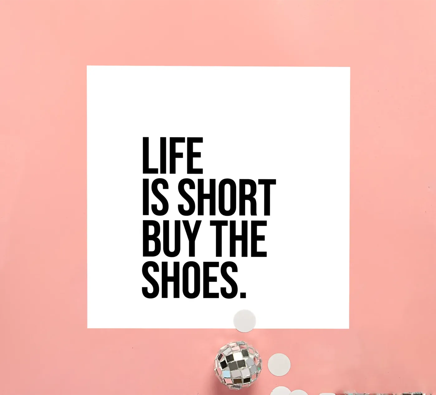 La vita è breve, comprate le scarpe adesivo da Paigaam Studio