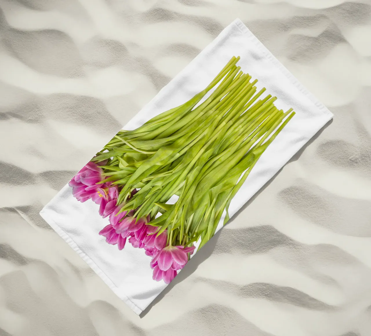 Un tocco di bellezza: Un bouquet di tulipani rosa telo mare da Curious Collections by Marielle Leenders