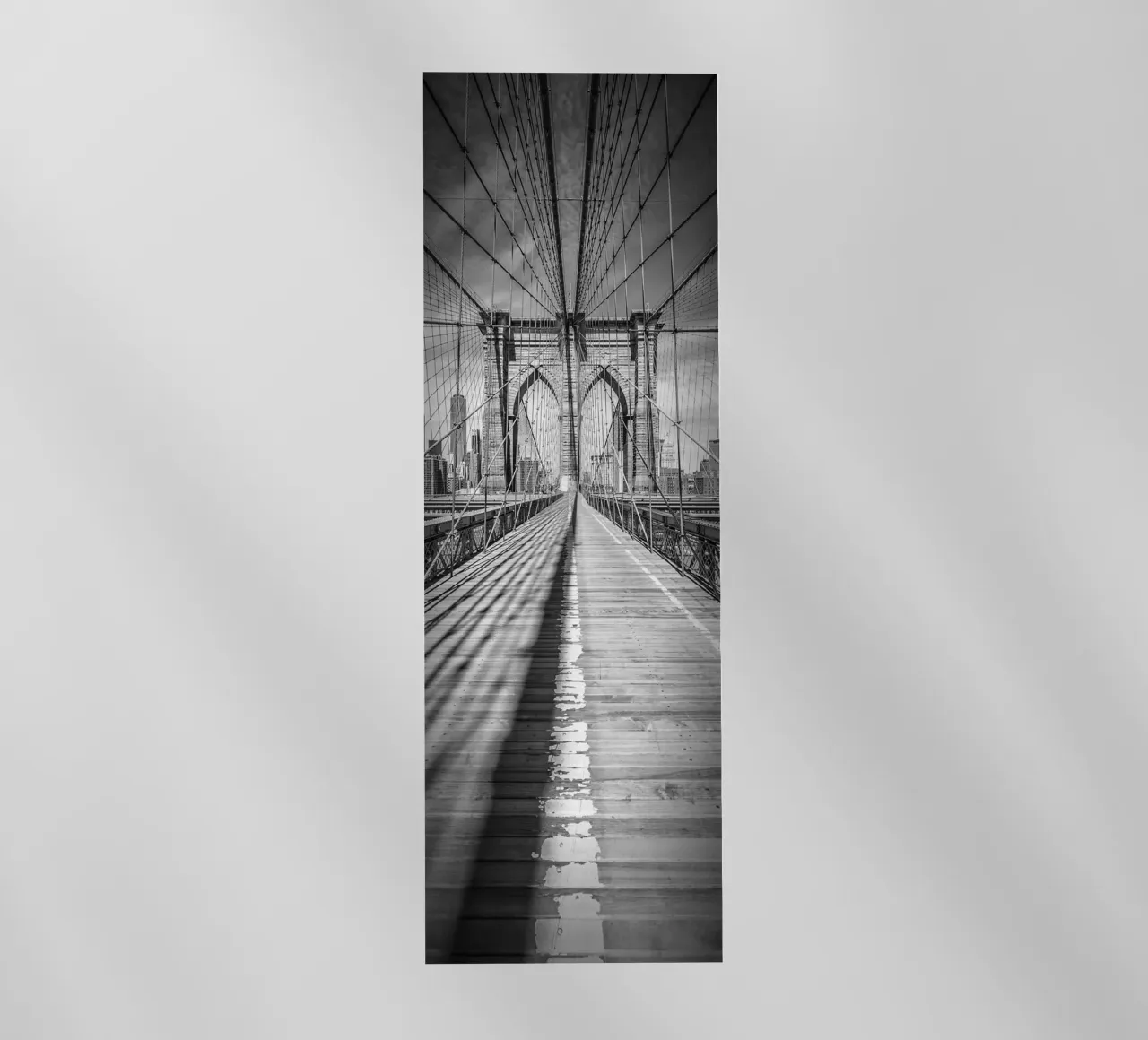 NEW YORK CITY Ponte di Brooklyn | Panorama verticale pellicola backlit da Melanie Viola