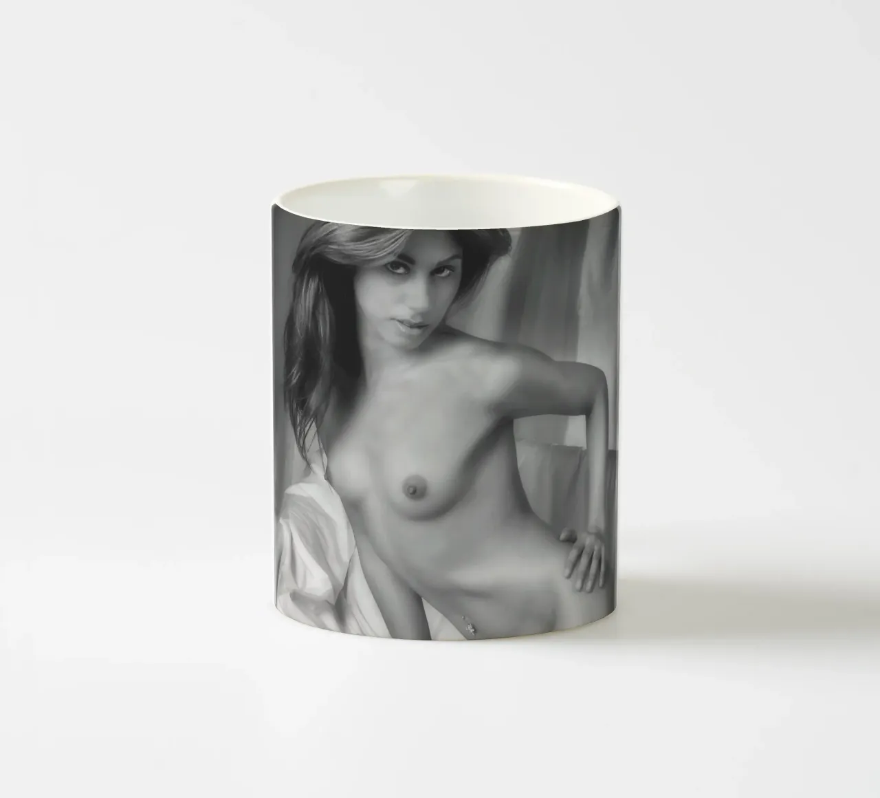 Sahara Mono tazza in ceramica da Dave Hare Photography