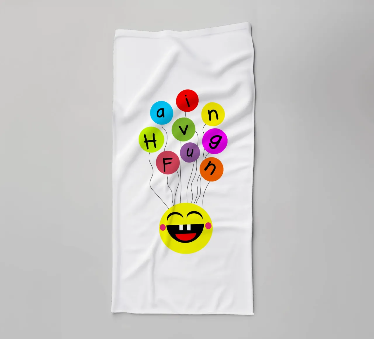 Having fun floating balloons face asciugamano da bagno da happieeagle