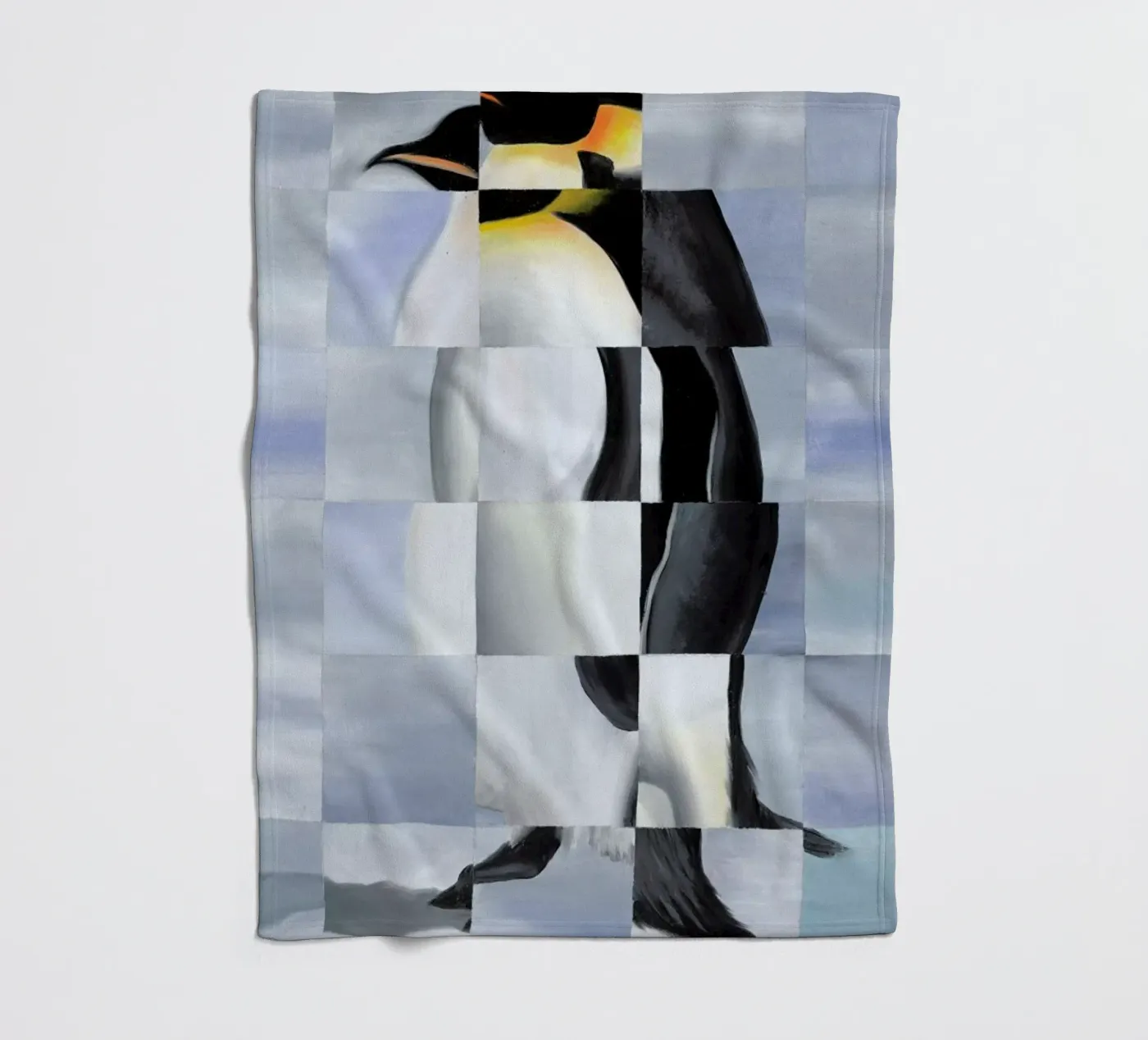 Penguin Fleecedecke von Allison Chaplin