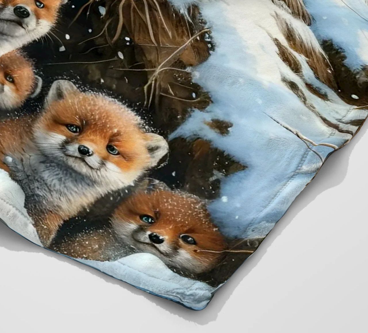Volpe e cuccioli a Natale coperta in pile da ARTOMATIC