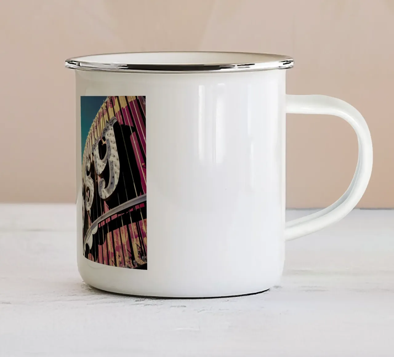 Vegas Sassy tazza in smalto da Flo Klein