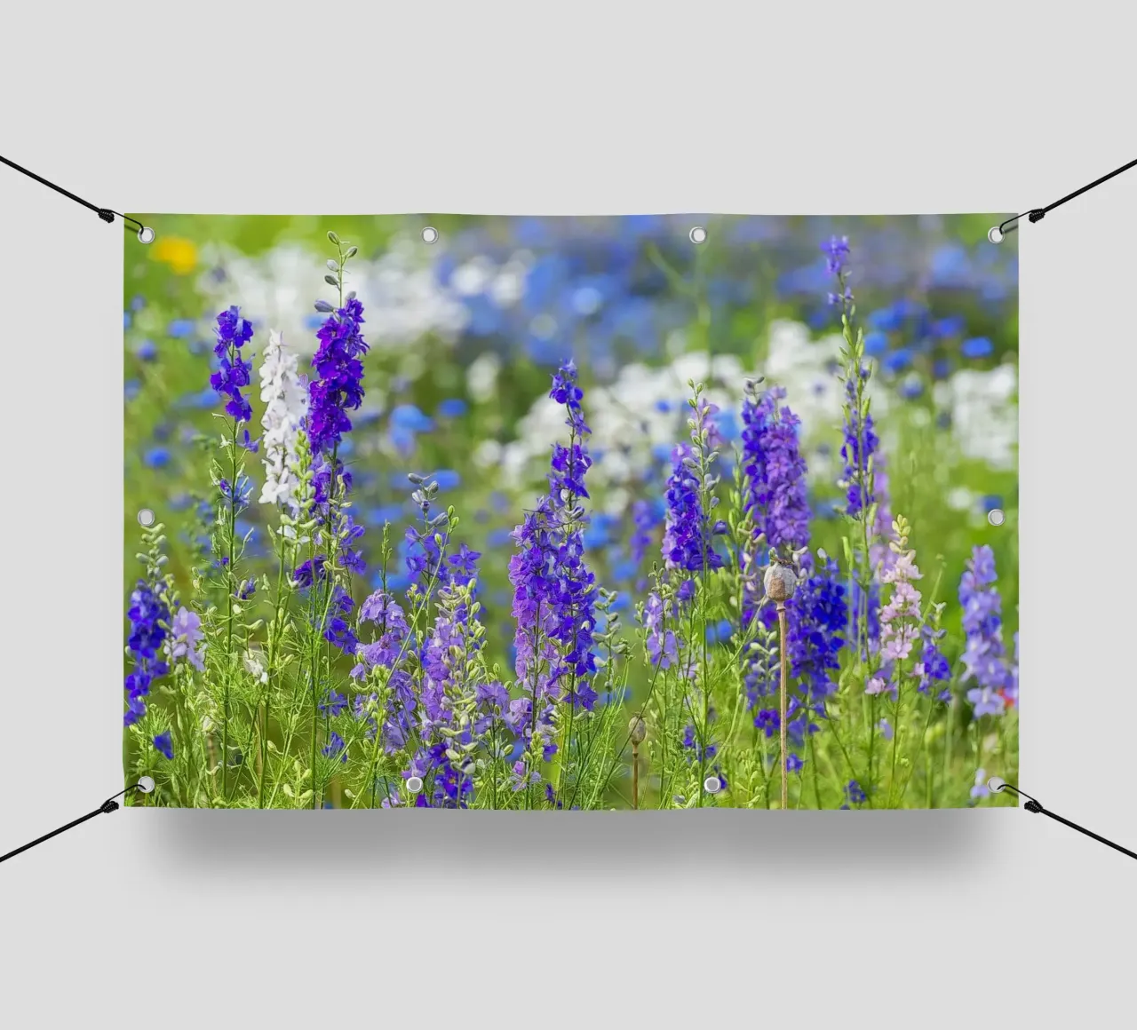 Un mare di serenità: Campo di delphinium viola telo in pvc da Curious Collections by Marielle Leenders