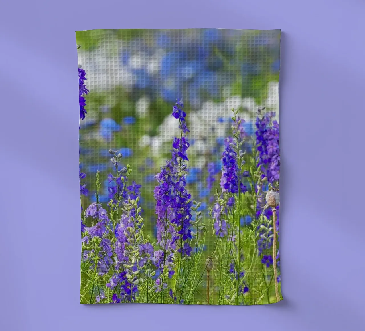 Un mare di serenità: Campo di delphinium viola canovaccio da cucina da Curious Collections by Marielle Leenders