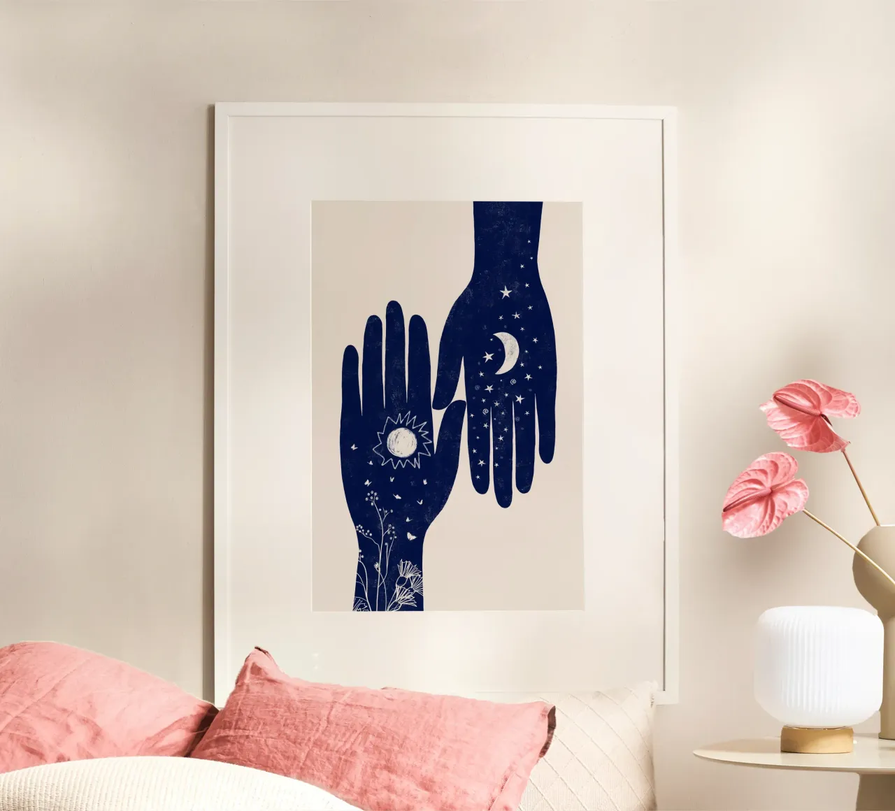 Cats & Dotz - Par Hamsa Azul poster con marco de madera de The Artcircle