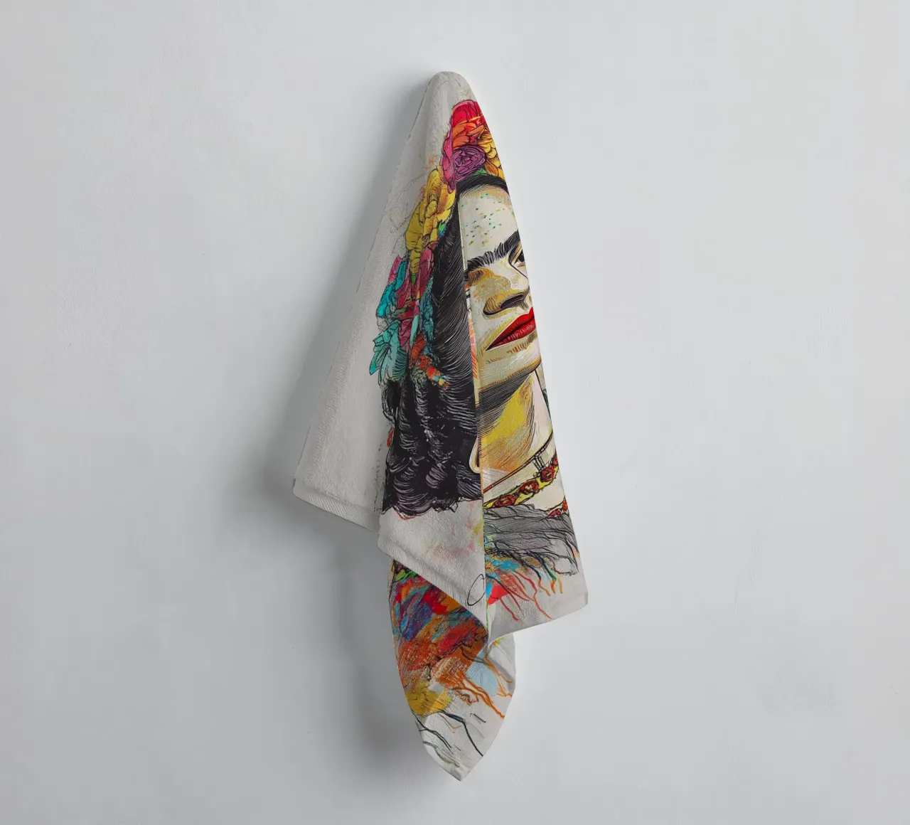Emotionale Frida Skizze towel by Carinaprint