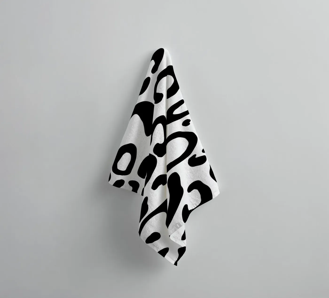 Leopard III towel by BAINAI