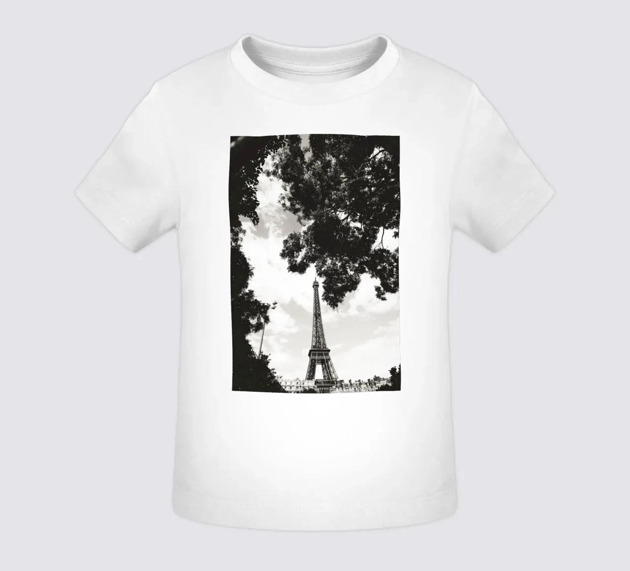 Eiffelturm im Verborgenen /Eiffel Tower in Hiding -  Paris Baby T-Shirt von Anja Hebrank Photography