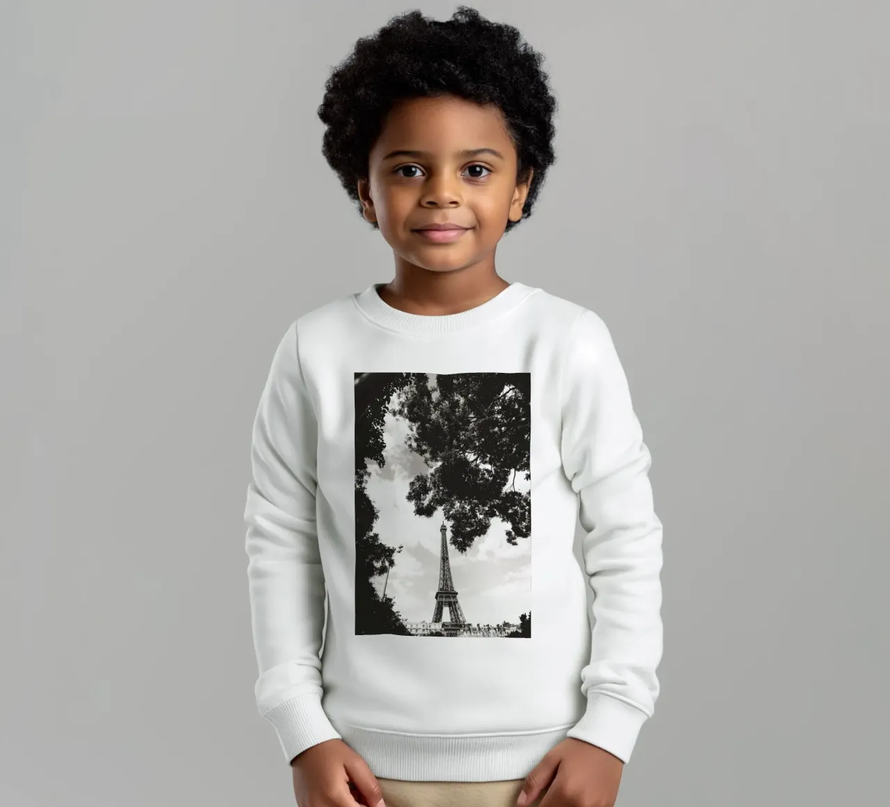 Eiffelturm im Verborgenen /Eiffel Tower in Hiding -  Paris Kinder Sweatshirt von Anja Hebrank Photography