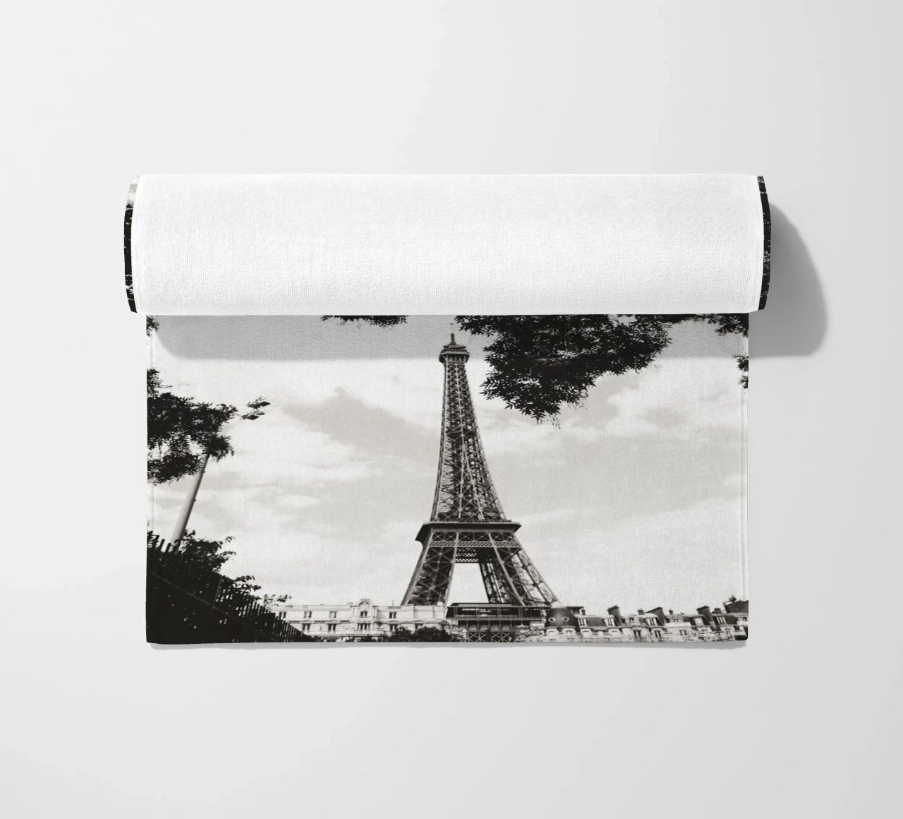 Eiffelturm im Verborgenen /Eiffel Tower in Hiding -  Paris telo mare da Anja Hebrank Photography