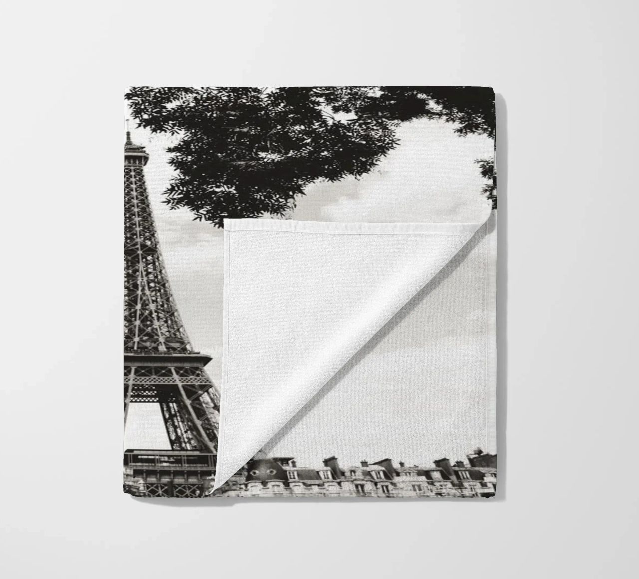 Eiffelturm im Verborgenen /Eiffel Tower in Hiding -  Paris telo mare da Anja Hebrank Photography