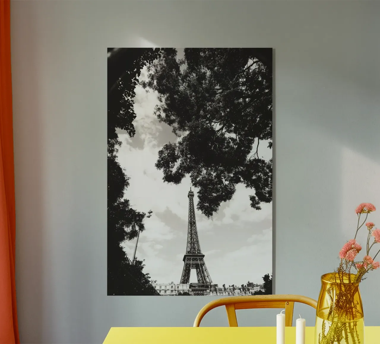 Eiffelturm im Verborgenen /Eiffel Tower in Hiding -  Paris plexiglas de Anja Hebrank Photography