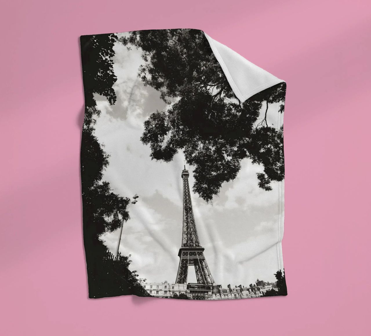 Eiffelturm im Verborgenen /Eiffel Tower in Hiding -  Paris coperta in pile da Anja Hebrank Photography