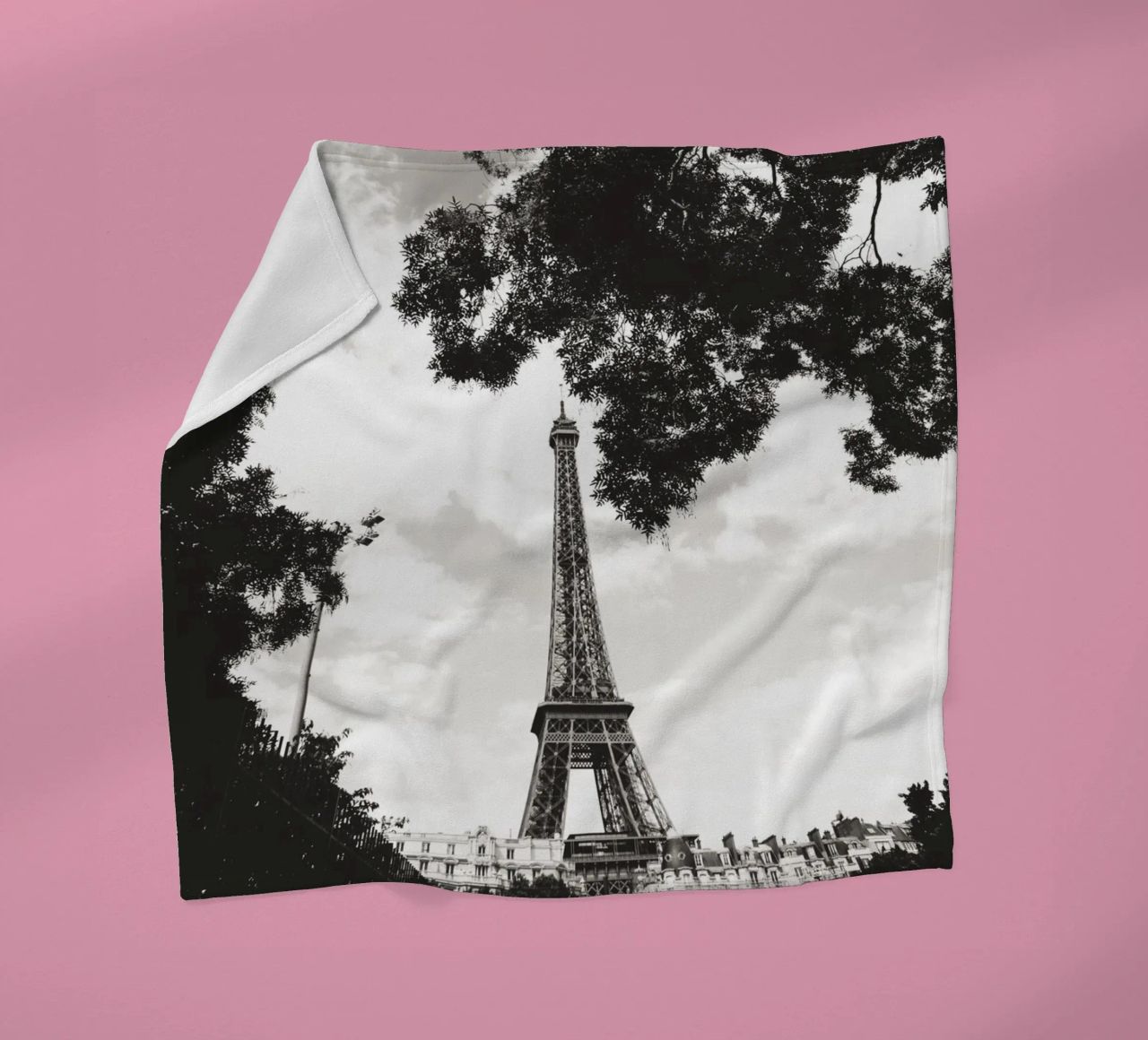 Eiffelturm im Verborgenen /Eiffel Tower in Hiding -  Paris coperta in pile da Anja Hebrank Photography