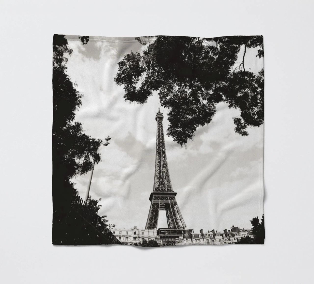 Eiffelturm im Verborgenen /Eiffel Tower in Hiding -  Paris coperta in pile da Anja Hebrank Photography