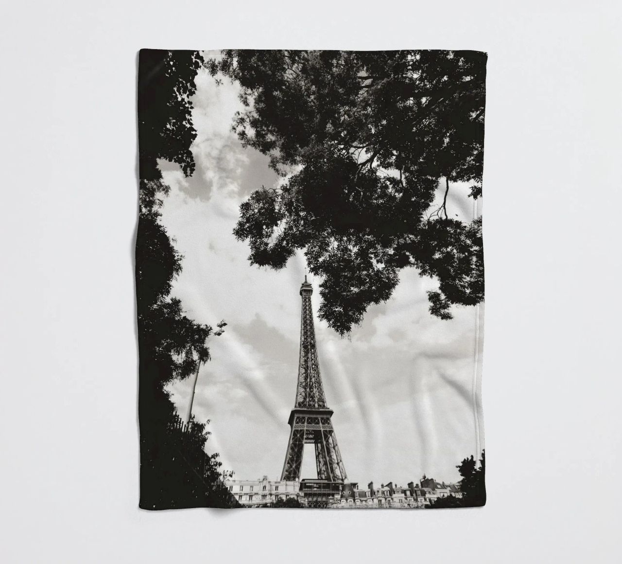 Eiffelturm im Verborgenen /Eiffel Tower in Hiding -  Paris coperta in pile da Anja Hebrank Photography