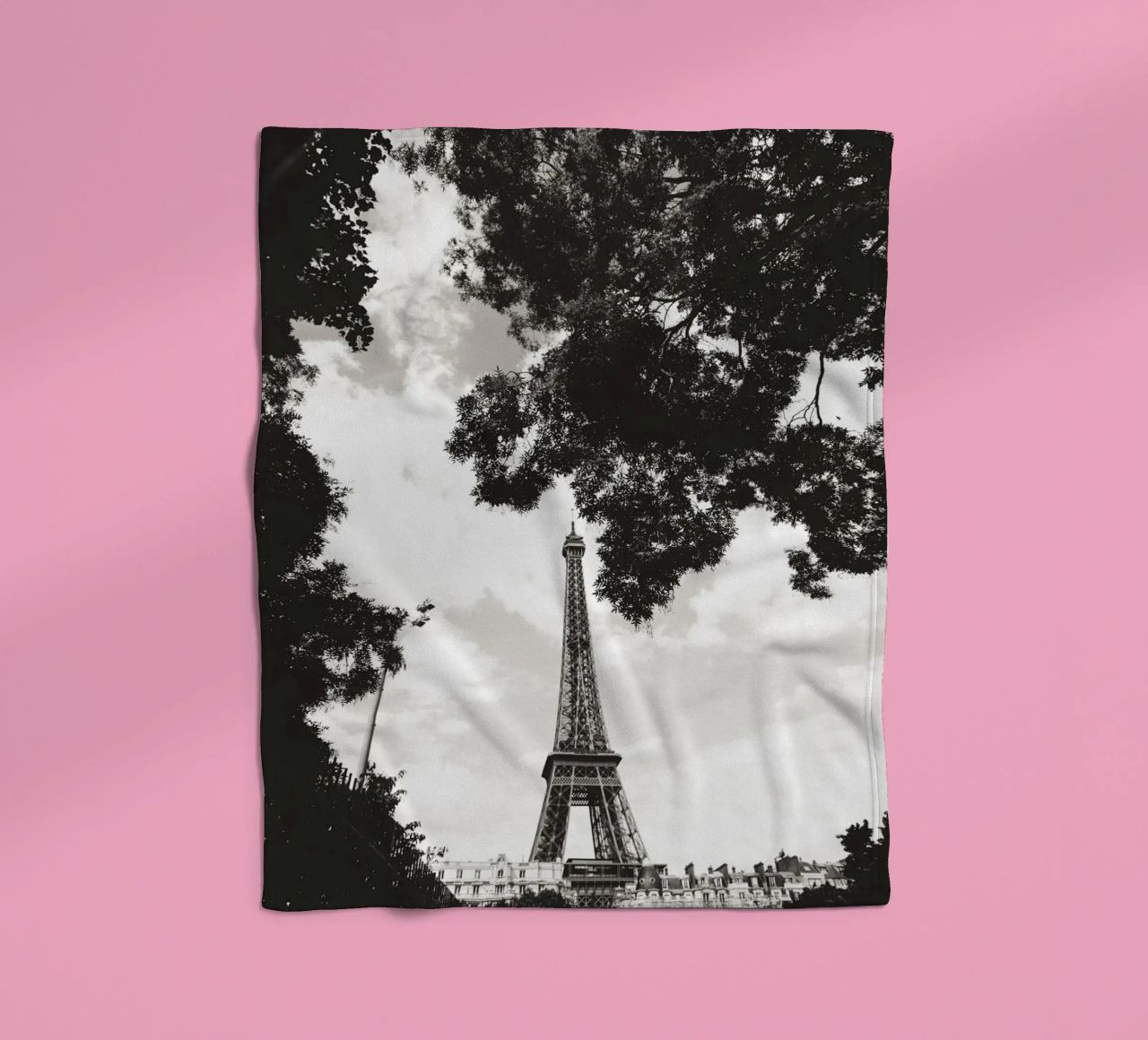 Eiffelturm im Verborgenen /Eiffel Tower in Hiding -  Paris coperta in pile da Anja Hebrank Photography