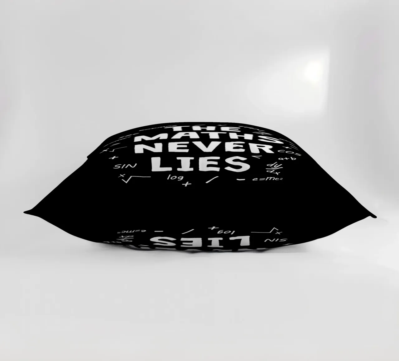 The maths never lies cuscino da happieeagle