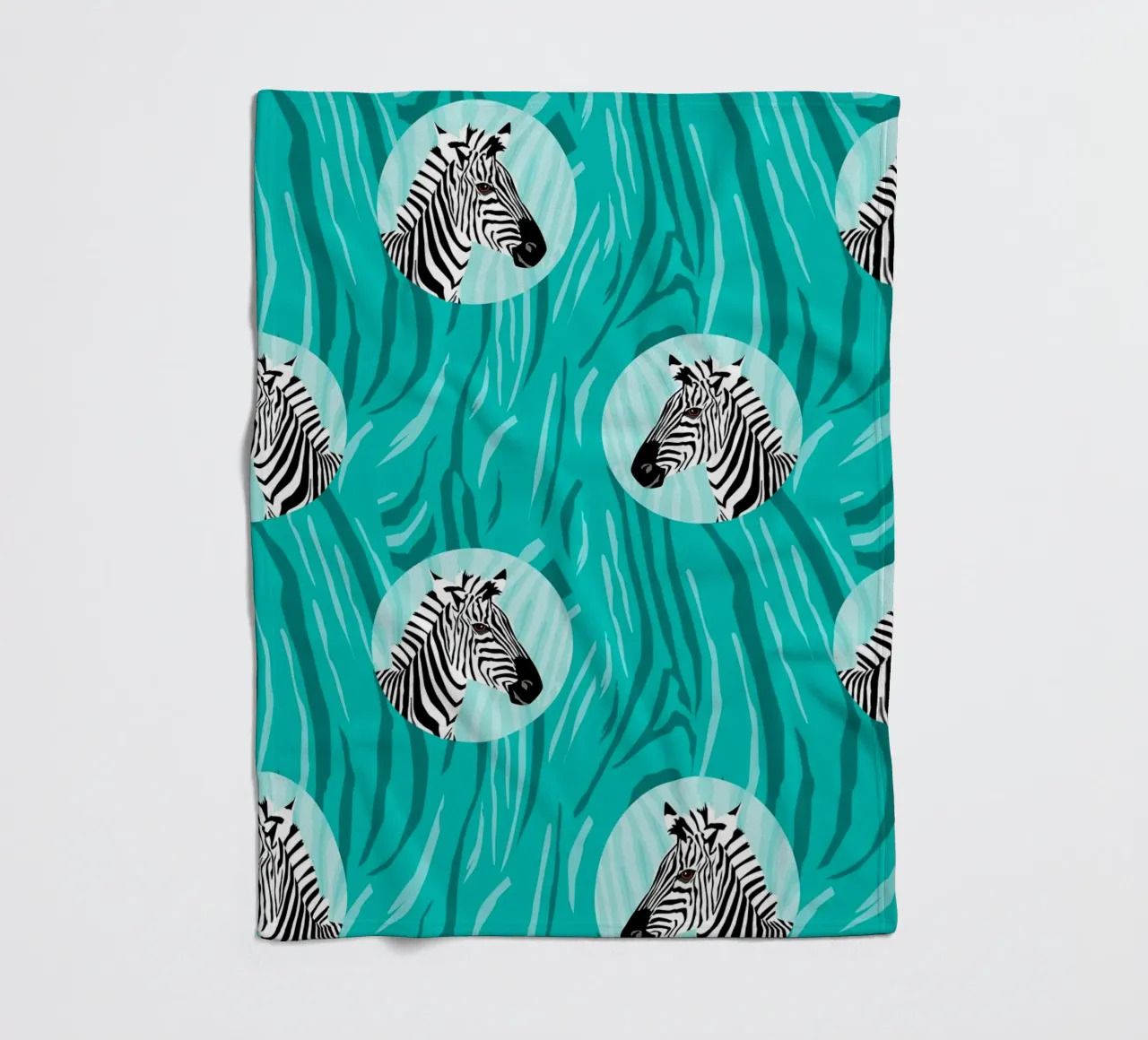 Zebra Liebe, stark in Türkis Fleecedecke von CalliLetters