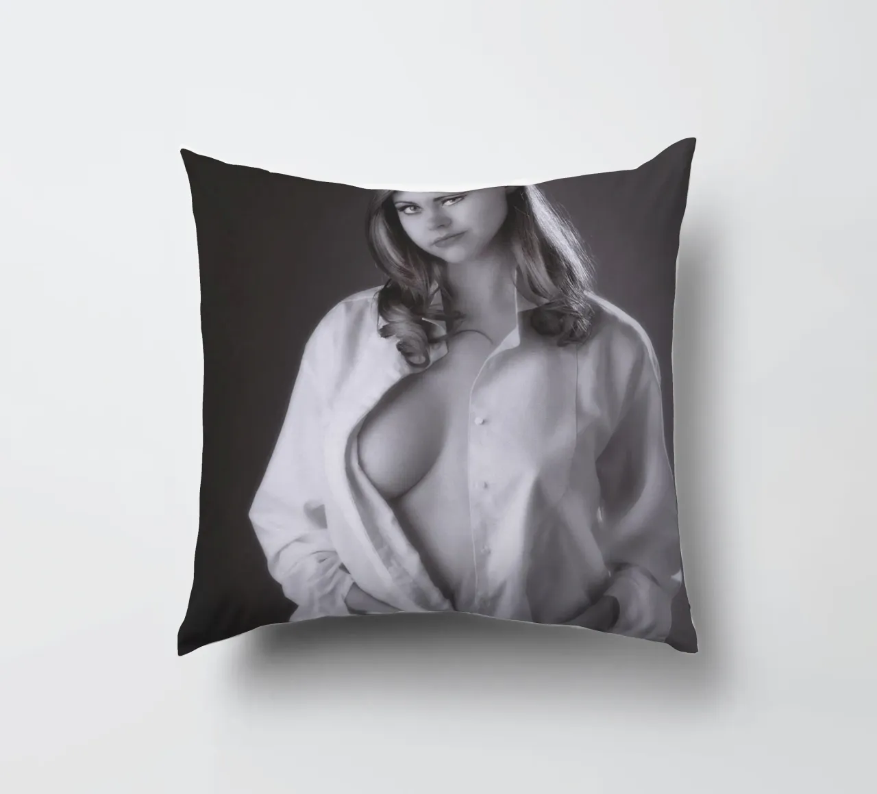 Ragazza con camicia elegante cuscino da Dave Hare Photography