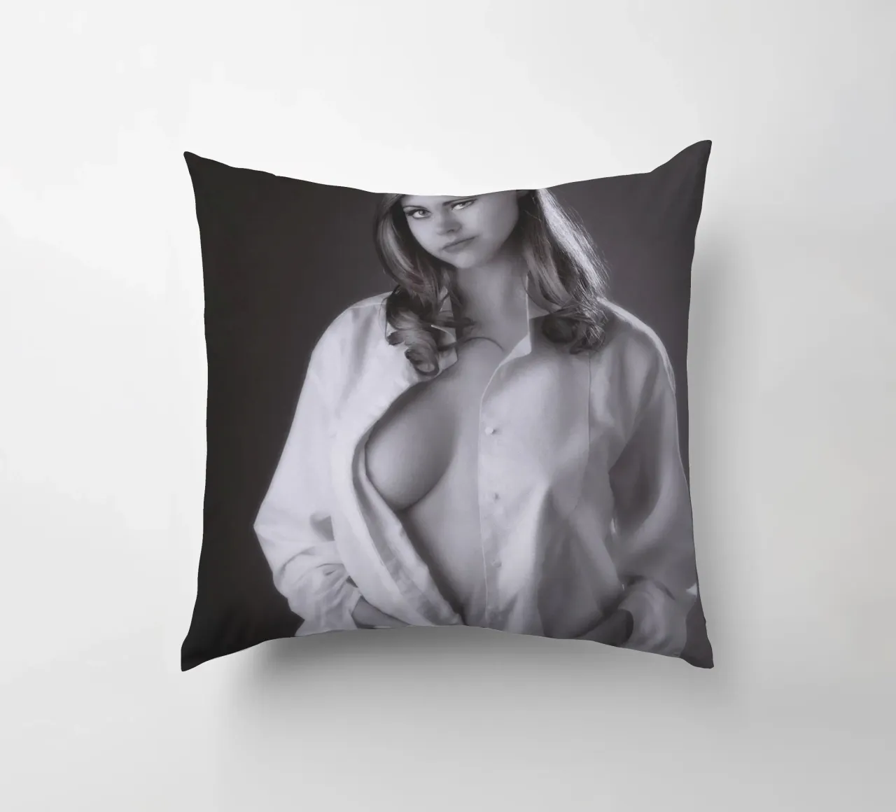 Ragazza con camicia elegante cuscino da Dave Hare Photography