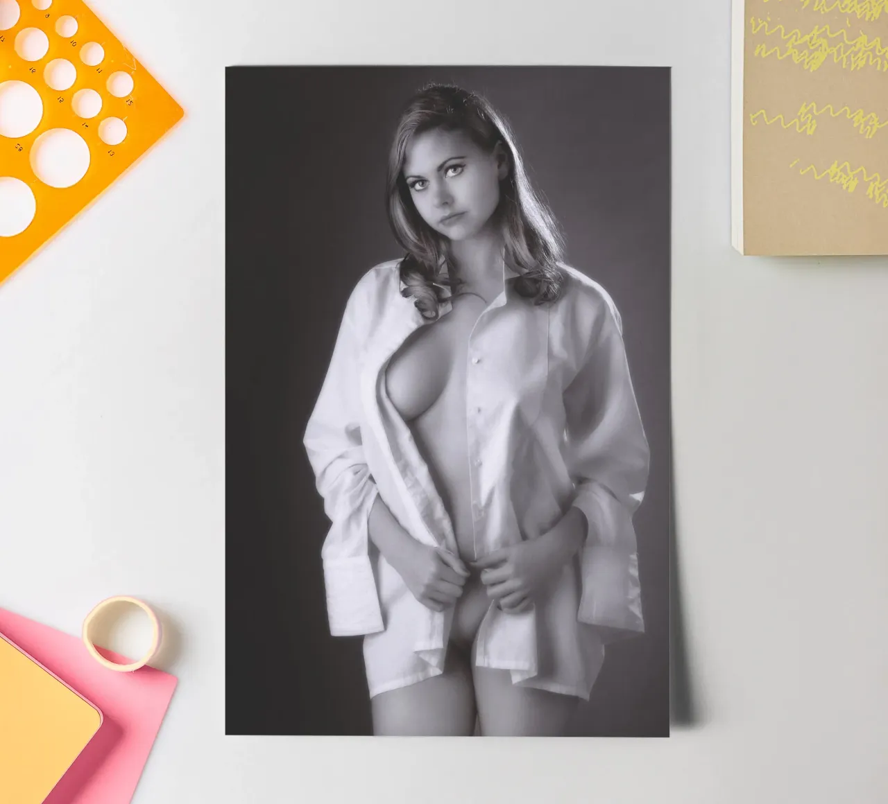 Fille en chemise planche autocollant de Dave Hare Photography