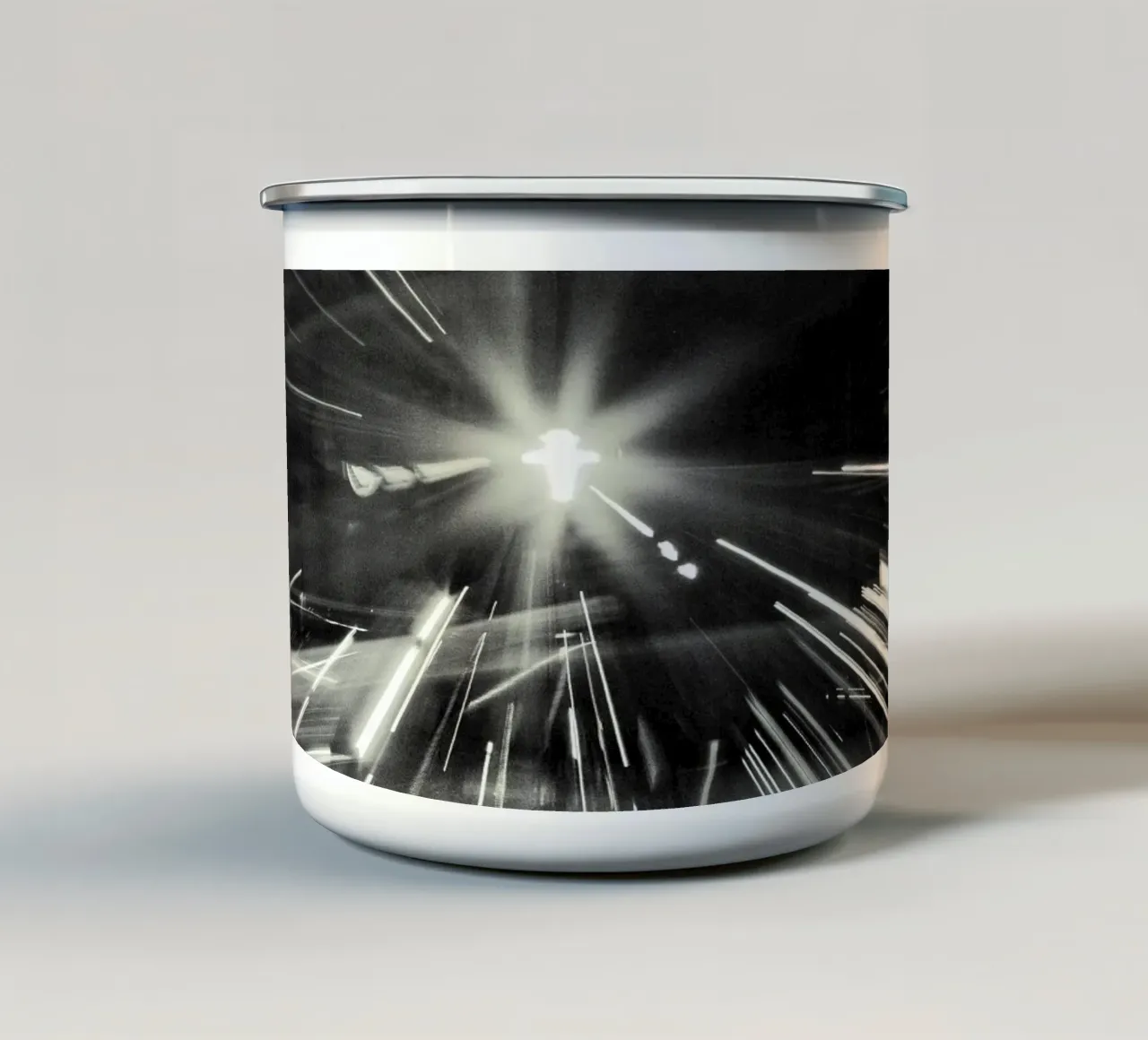 Ampelmann di notte a Berlino tazza in smalto da Moritz Bruns