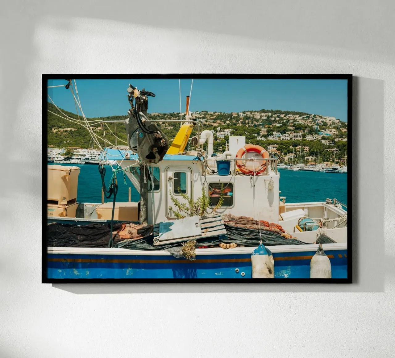 Maiorca - antico peschereccio nel porto di Port d'Andratx carta hahnemühle da Bold and Retro