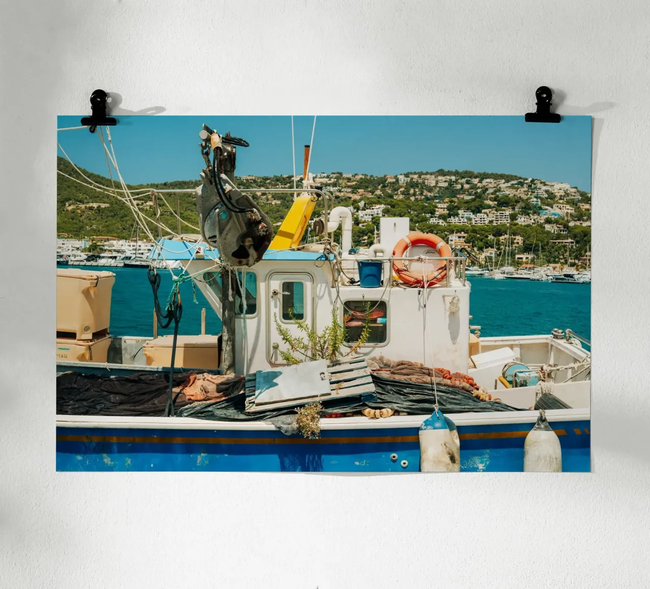 Maiorca - antico peschereccio nel porto di Port d'Andratx carta hahnemühle da Bold and Retro