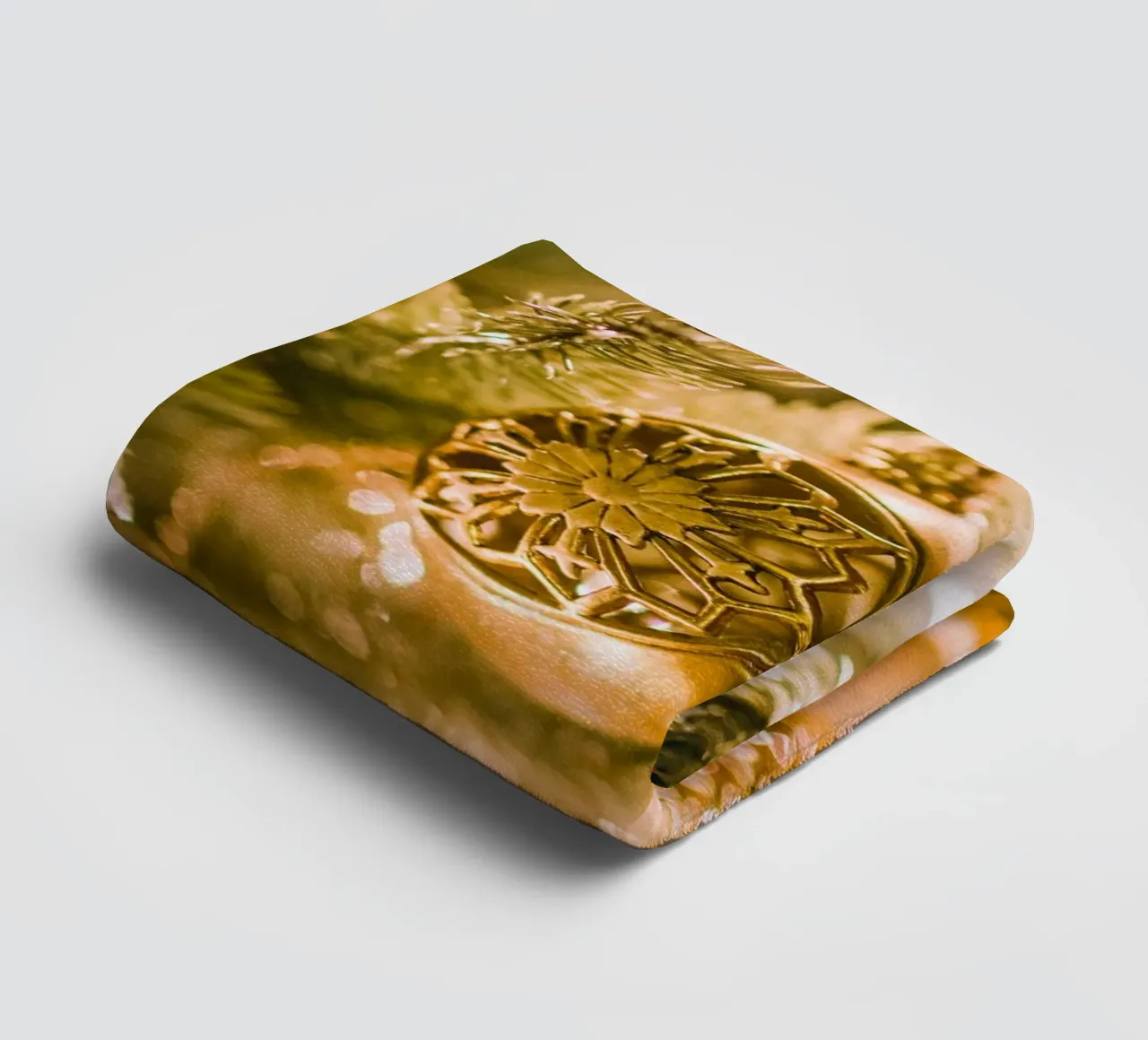 Boule de Noël dorée - Un motif de fête élégant serviette de bain de Whole©