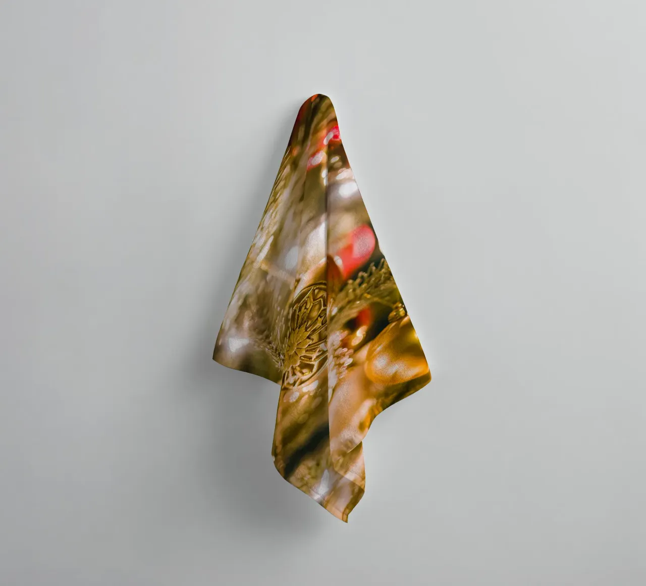 Boule de Noël dorée - Un motif de fête élégant serviette de bain de Whole©
