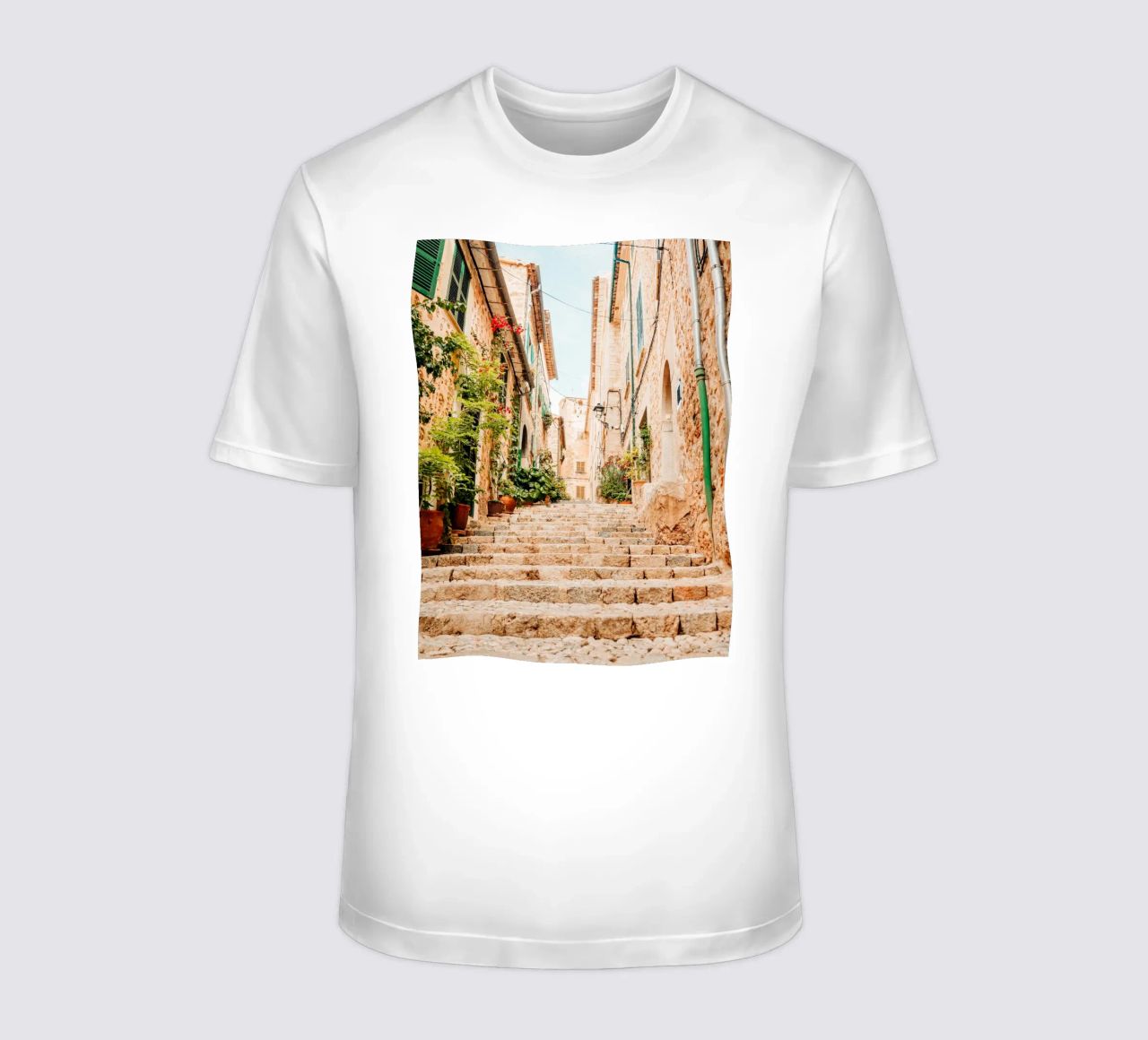 Maiorca - Scala in pietra con piante verdi a Fornalutx t-shirt da Bold and Retro