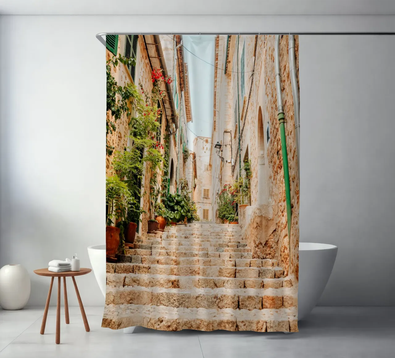 Maiorca - Scala in pietra con piante verdi a Fornalutx tenda da doccia da Bold and Retro
