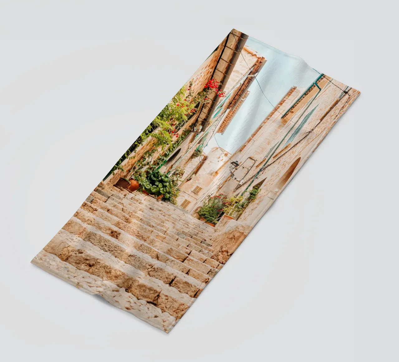 Maiorca - Scala in pietra con piante verdi a Fornalutx telo mare da Bold and Retro