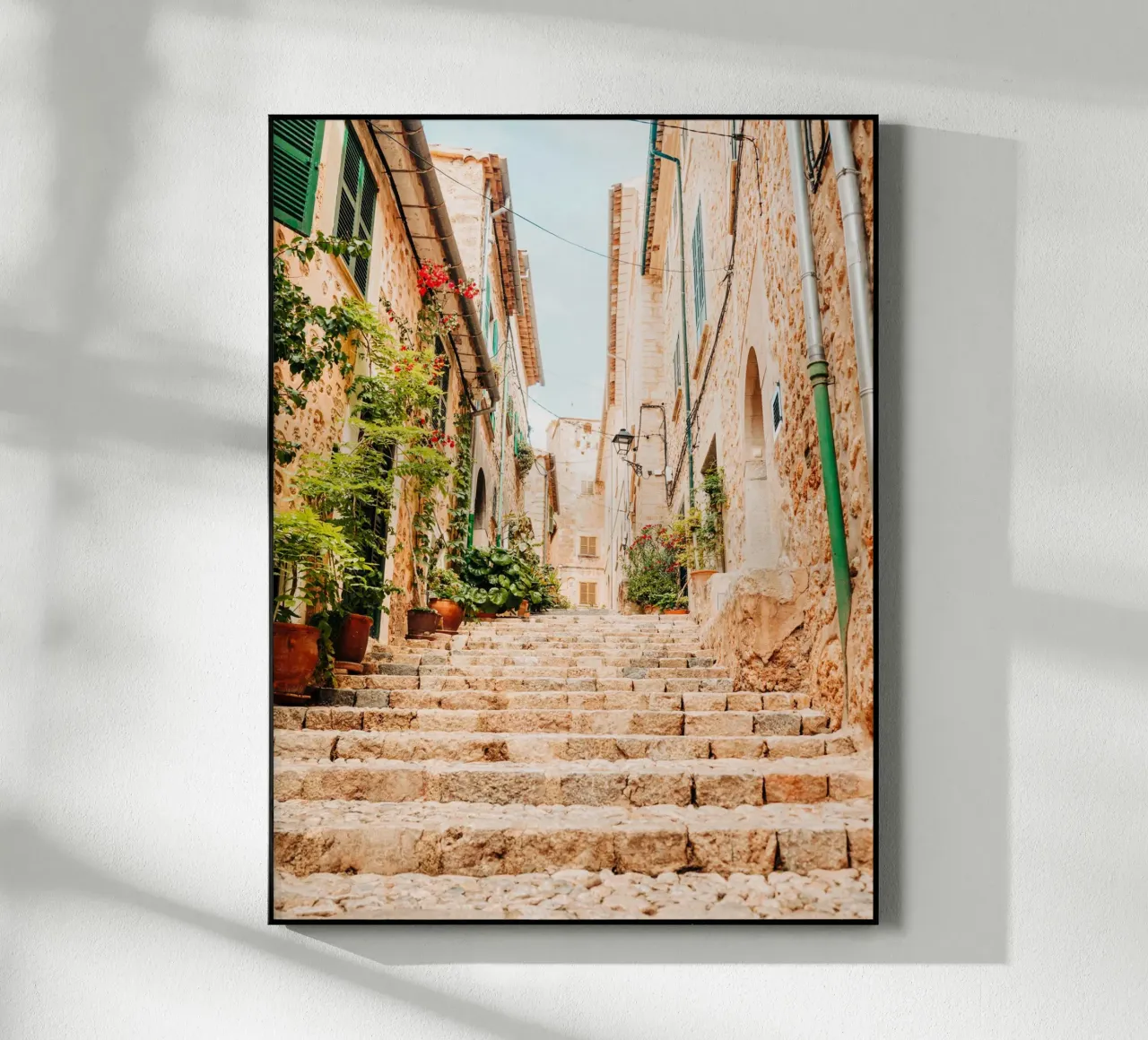 Maiorca - Scala in pietra con piante verdi a Fornalutx plexiglass da Bold and Retro